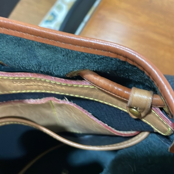 VTG Dooney & Bourke Drawstring Hobo Bag All Weather Leather Black and Tan - Picture 13 of 14